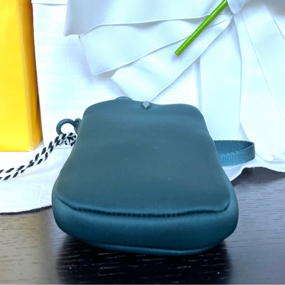Thacker Phone Wallet - Picture 4 of 8